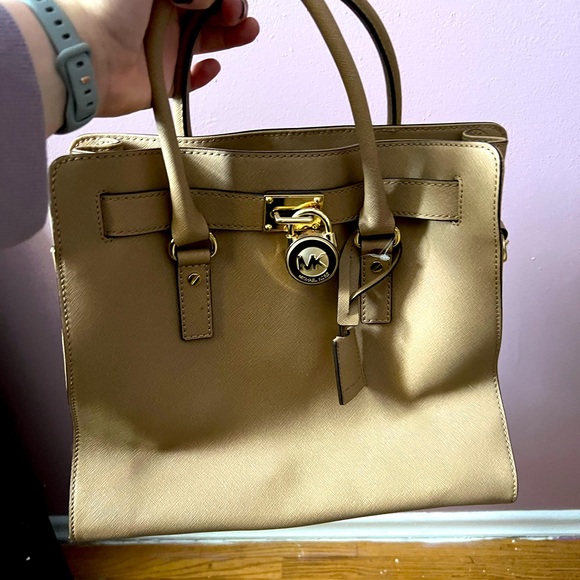 Michael Kors Tan Shoulder Bag - Picture 1 of 3